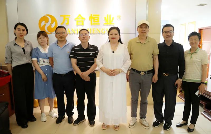 長(zhǎng)沙高新區(qū)黨群局副局長(zhǎng)楊崢嶸一行蒞臨萬(wàn)合恒業(yè)指導(dǎo)黨建工作